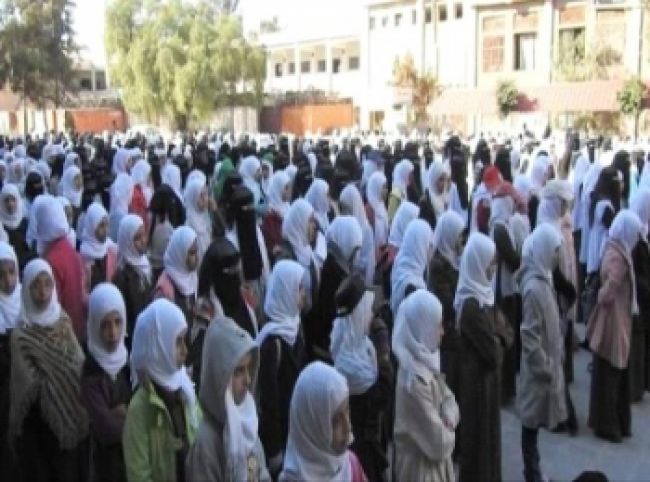 مليشيا الحوثي تجنّد طالبات المدارس في صنعاء وتخضعهن لبرامج تدريبية