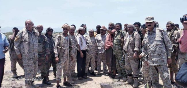 الضالع : قائد المنطقة الرابعة وقائد محور الضالع يزورون المرابطين في جبهة مريس