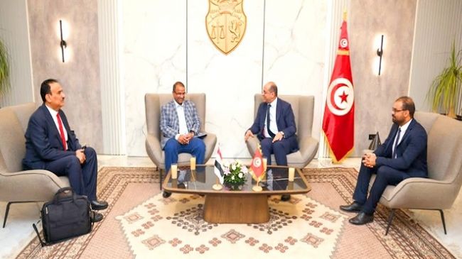  وزير الشؤون الاجتماعية والعمل د.محمد الزعوري يصل تونس